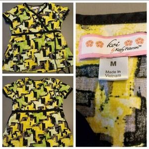 Koi by Kathy Peterson women's scrub top size Medium